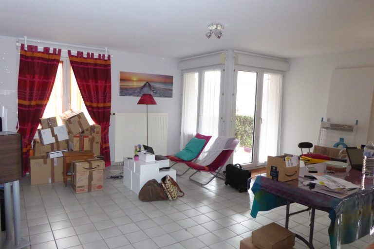 Salon Avant par HOMESTAGING DECO FRANCE