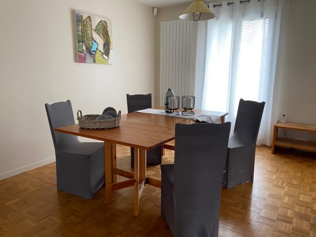 Maison MENNECY Salle à manger après par le réseau HOMESTAGING DECO FRANCE