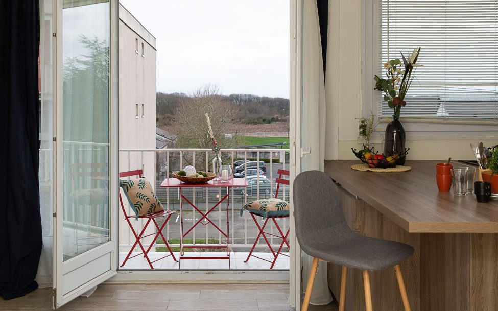 Balcon NOZAY après par HOMESTAGING DECO FRANCE