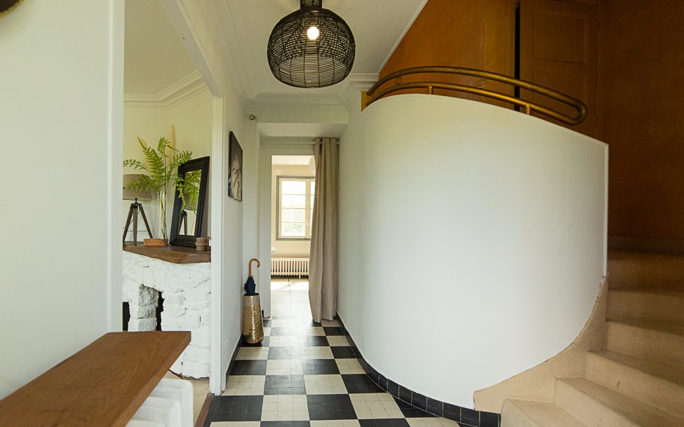 Entrée Juvisy sur orge Après par Homestaging Déco France