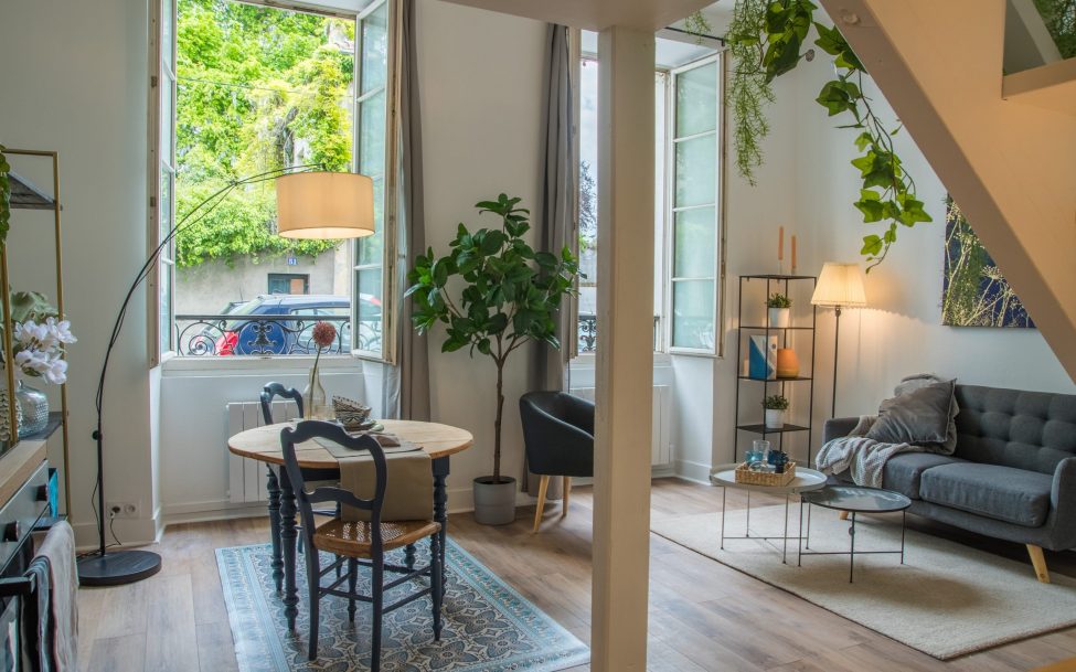 Studio 3 LINAS après par HOMESTAGING DECO FRANCE