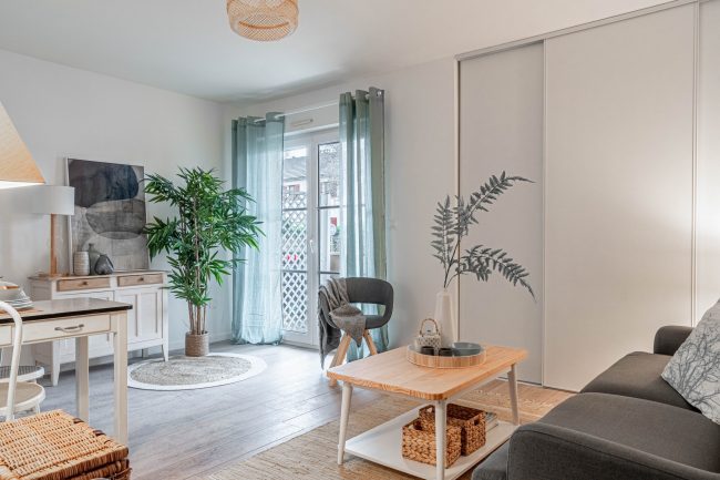 Couverture Studio St Germain les Arpajon après HOMESTAGING DECO FRANCE